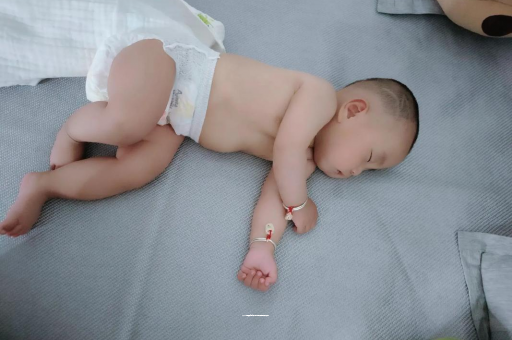 秦皇岛怎样教宝宝爬